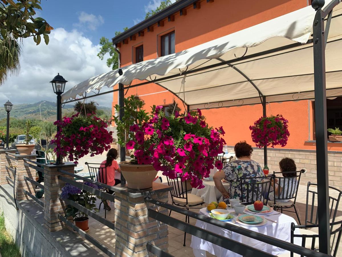 La Pomelia B&B Sofia Trappitello Eksteriør bilde
